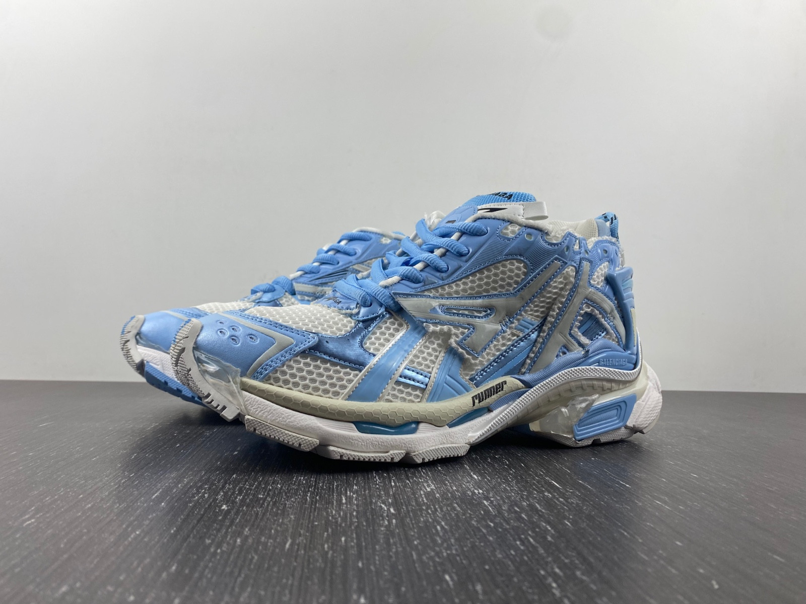 Ba*len*cia*ga runner sneaker