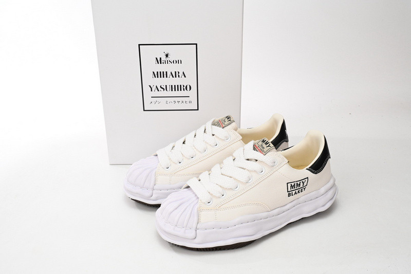 mmy sneaker 0031