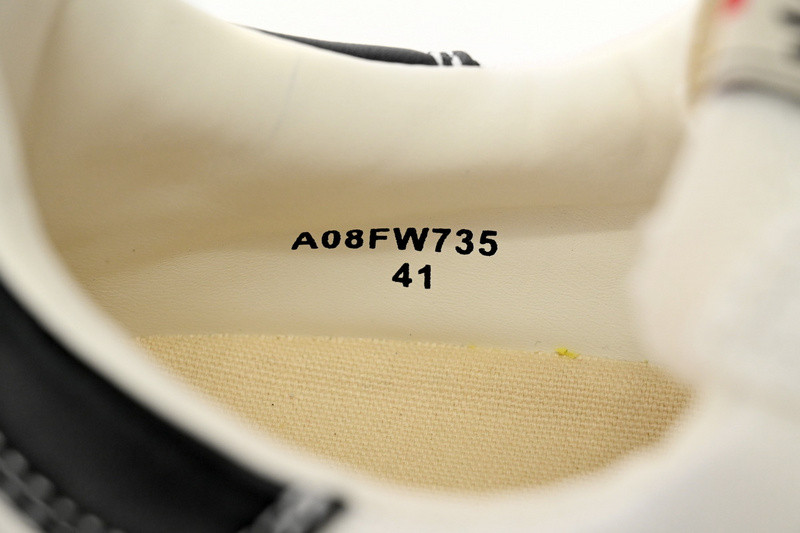 mmy sneaker 0042