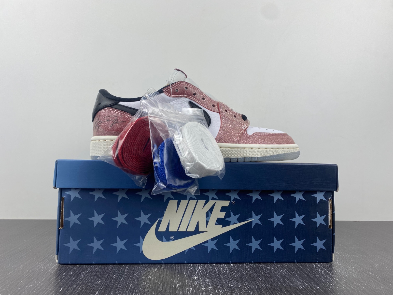 air jordan 1 low og x trophy room