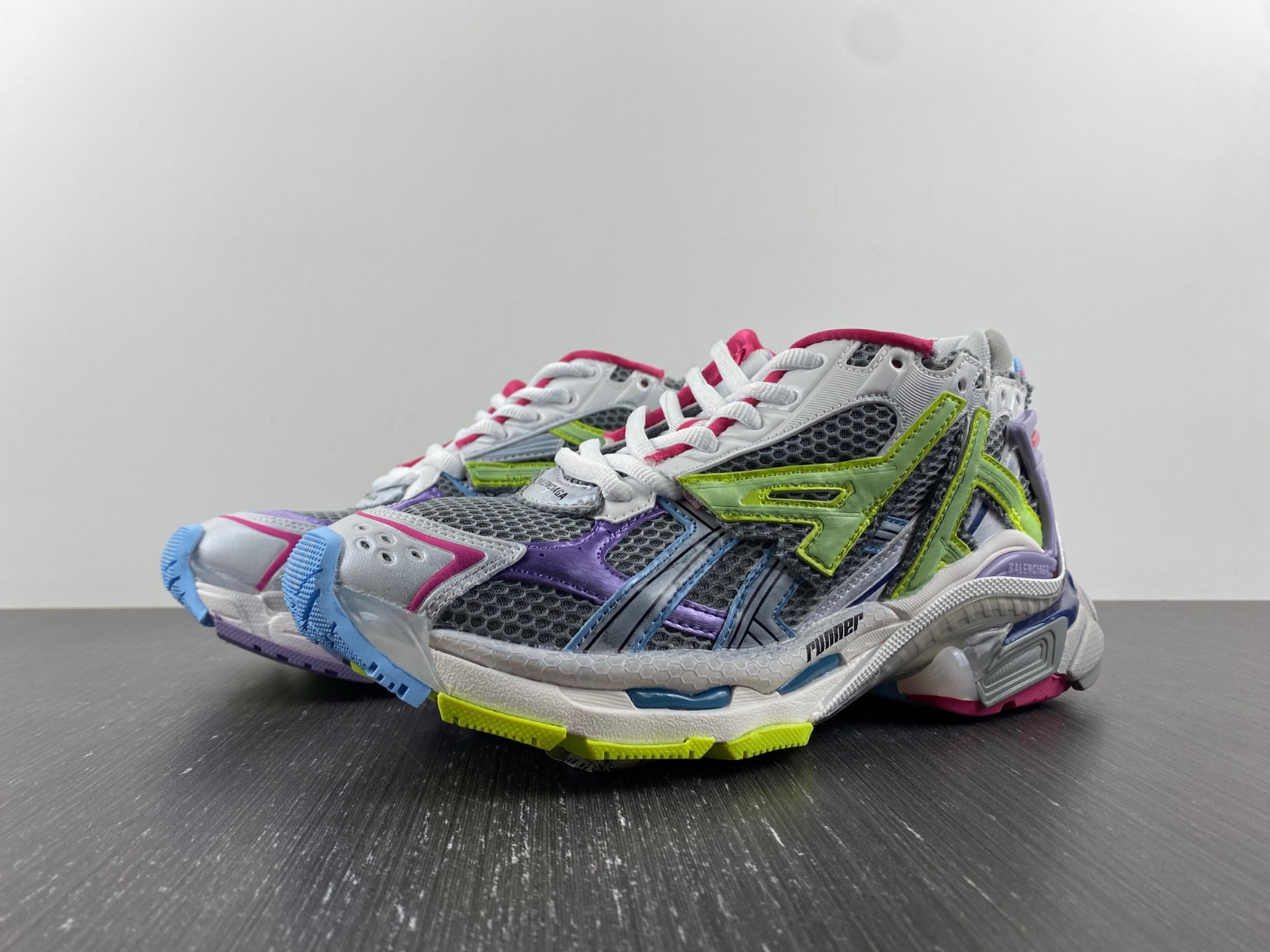 Ba*len*cia*ga runner sneaker