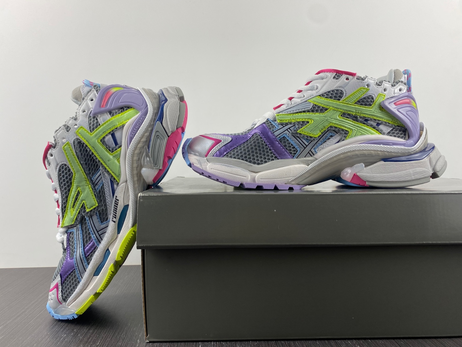 Ba*len*cia*ga runner sneaker