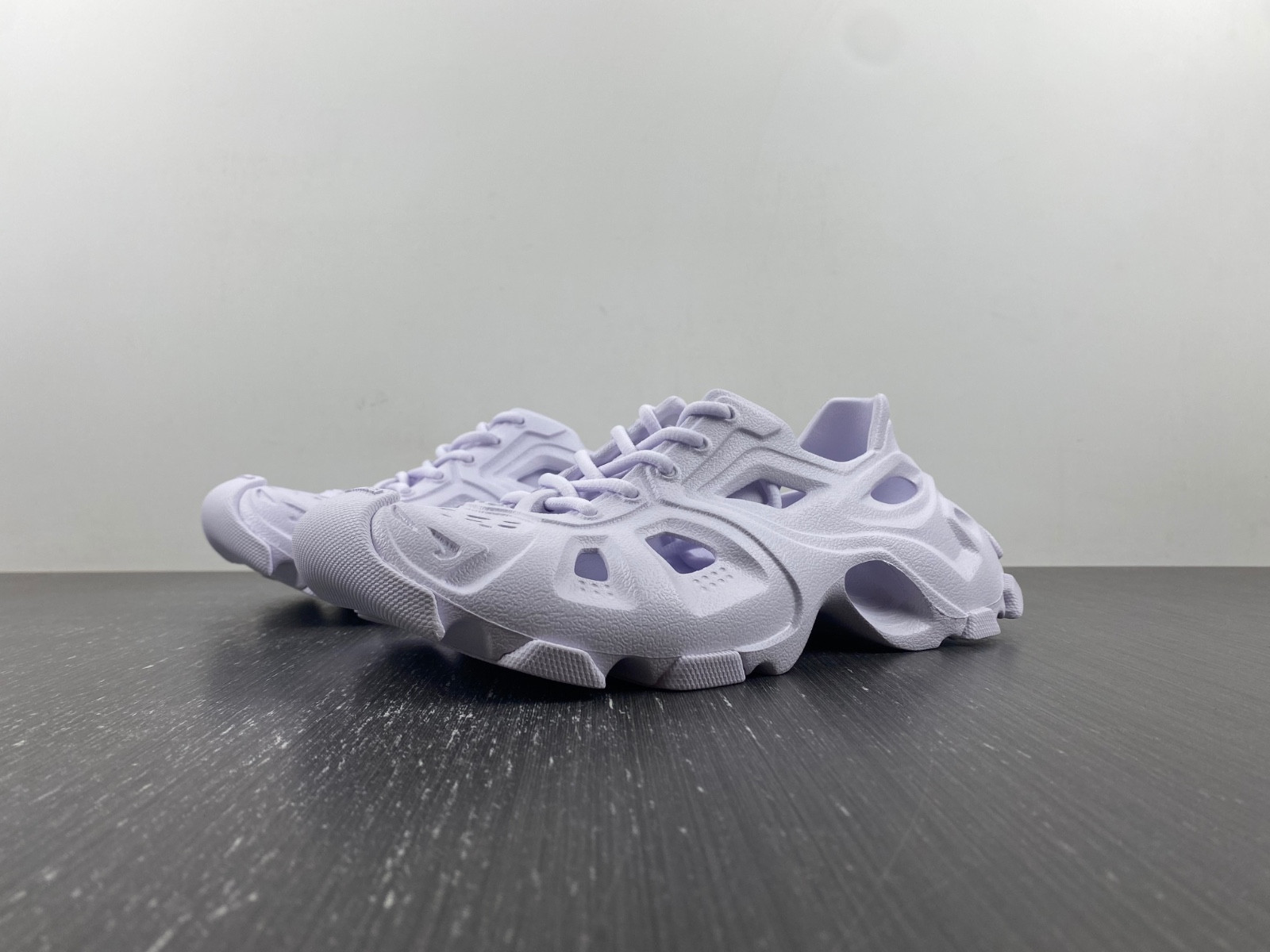 Ba*len*cia*ga men''s hd lace-up sneaker
