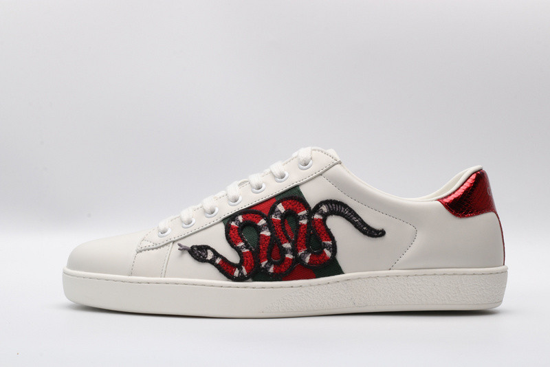 G*u*i ace embroidered low-top sneaker white with snake