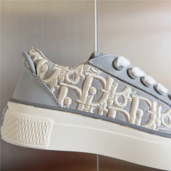 D*or b33 sneaker