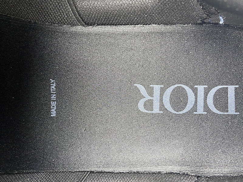 D*or b30 sneaker