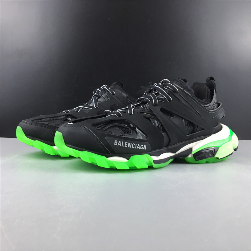 Ba*len*cia*ga sneaker tess.s black with green sole