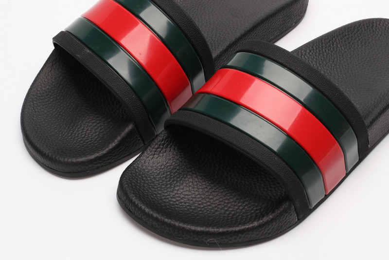 G*u*i slides black