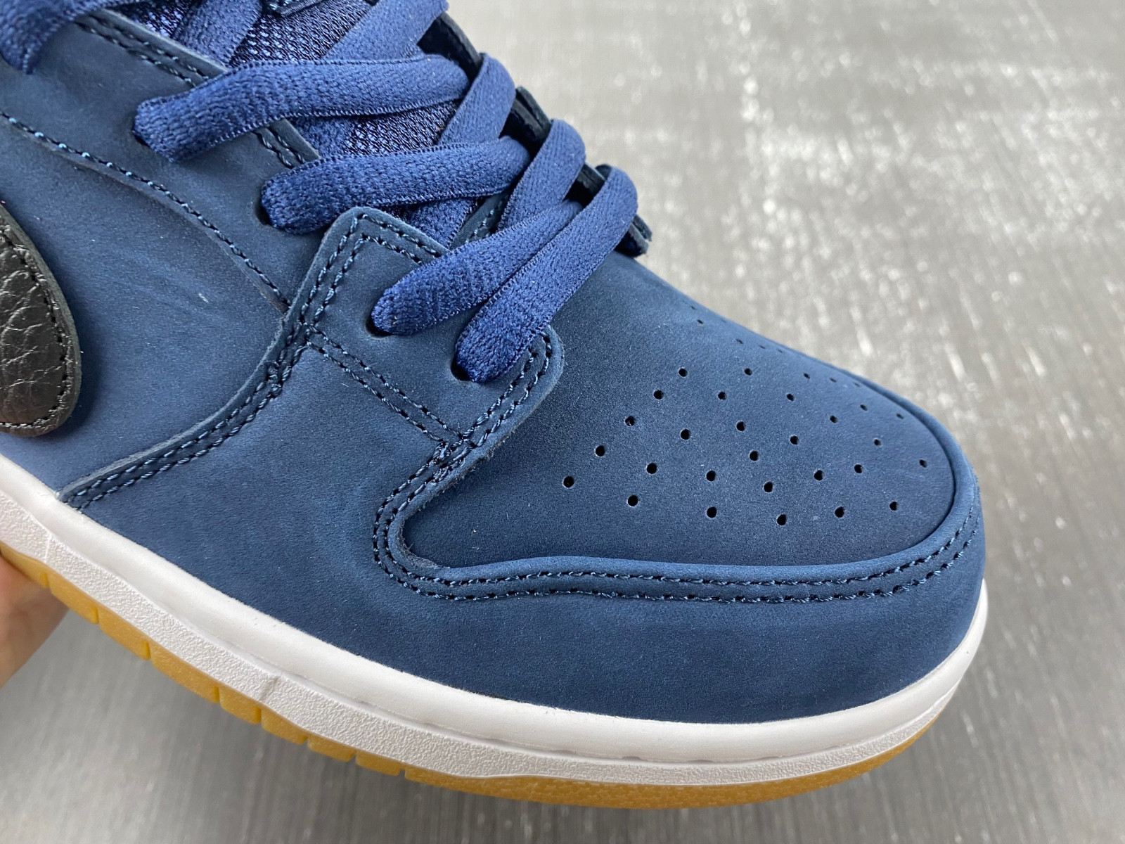 nike sb dunk low navy black gum men
