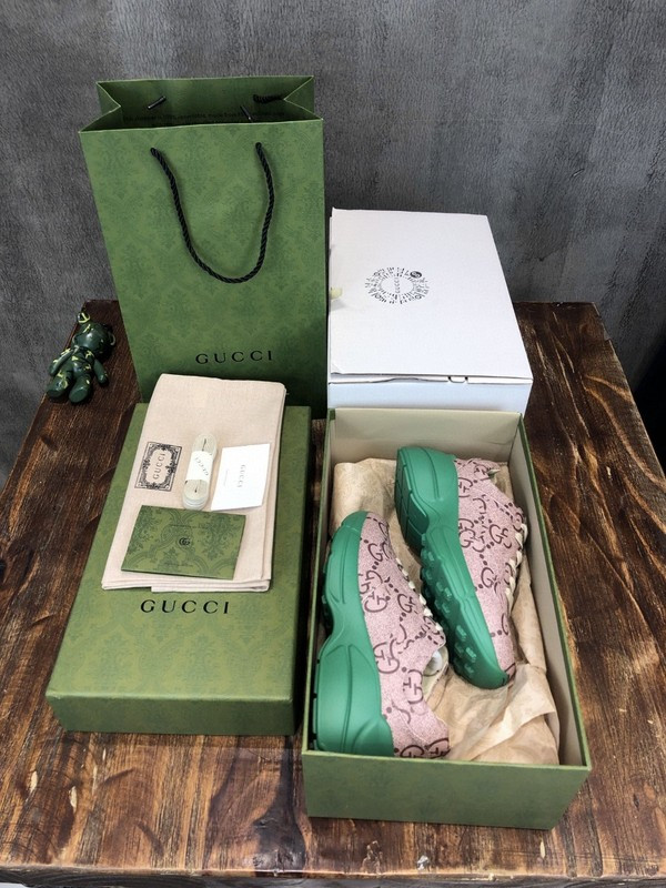 G*u*i sneaker