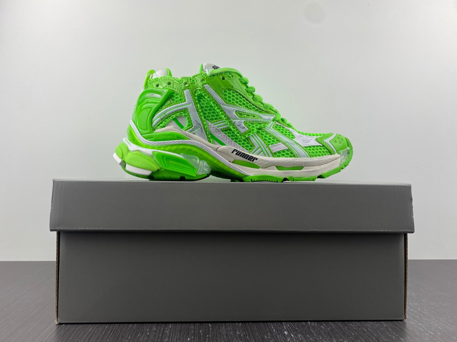Ba*len*cia*ga runner sneaker