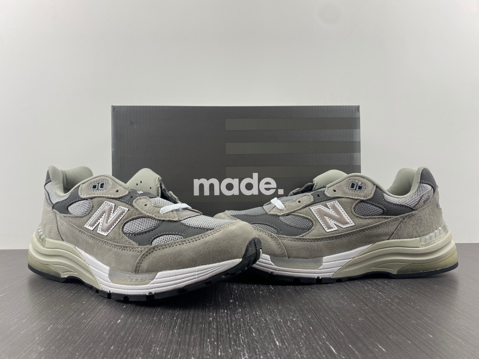 new Ba1an*e 992 grey - m992gr