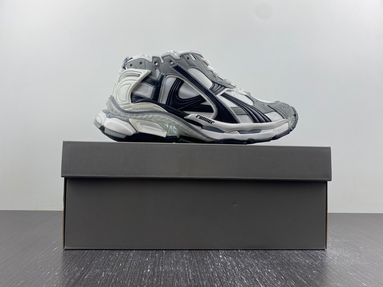 Ba*len*cia*ga runner sneaker in grey/white/black
