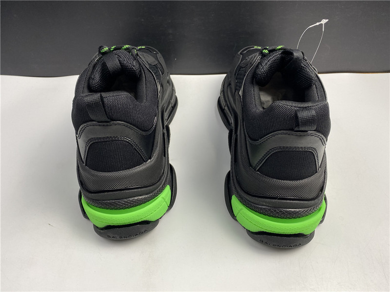 Ba*len*cia*ga triple s black green