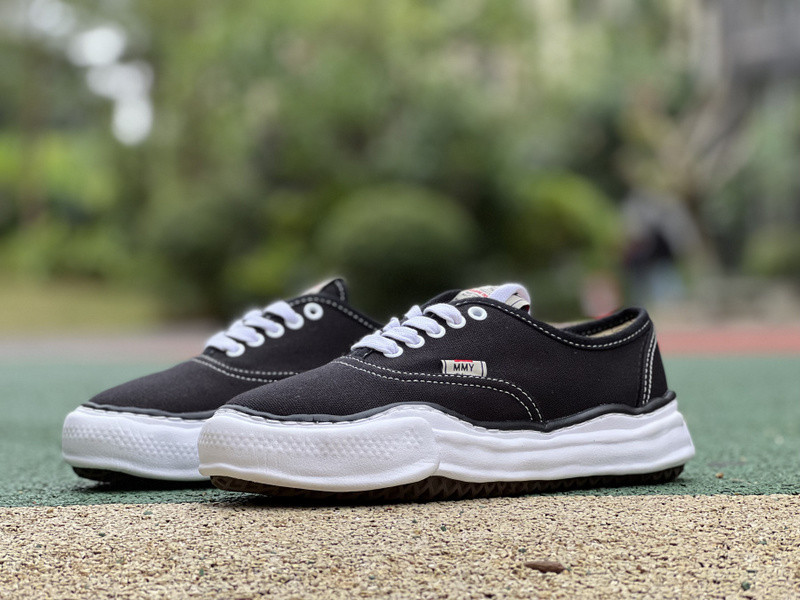 mmy sneaker 0057