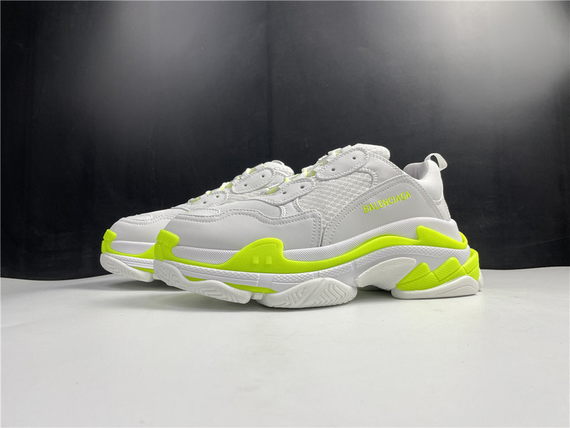 Ba*len*cia*ga triple s