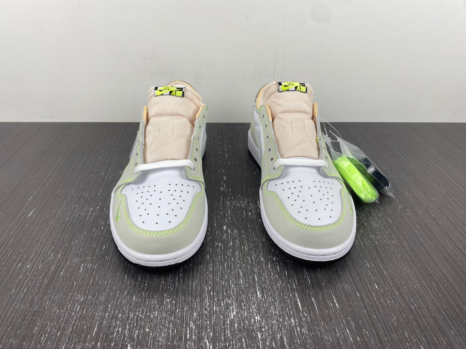 jordan 1 retro low white ghost green black dm7837-103