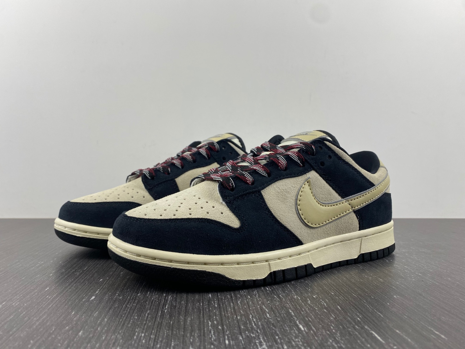 nike dunk low black suede dv3054-001