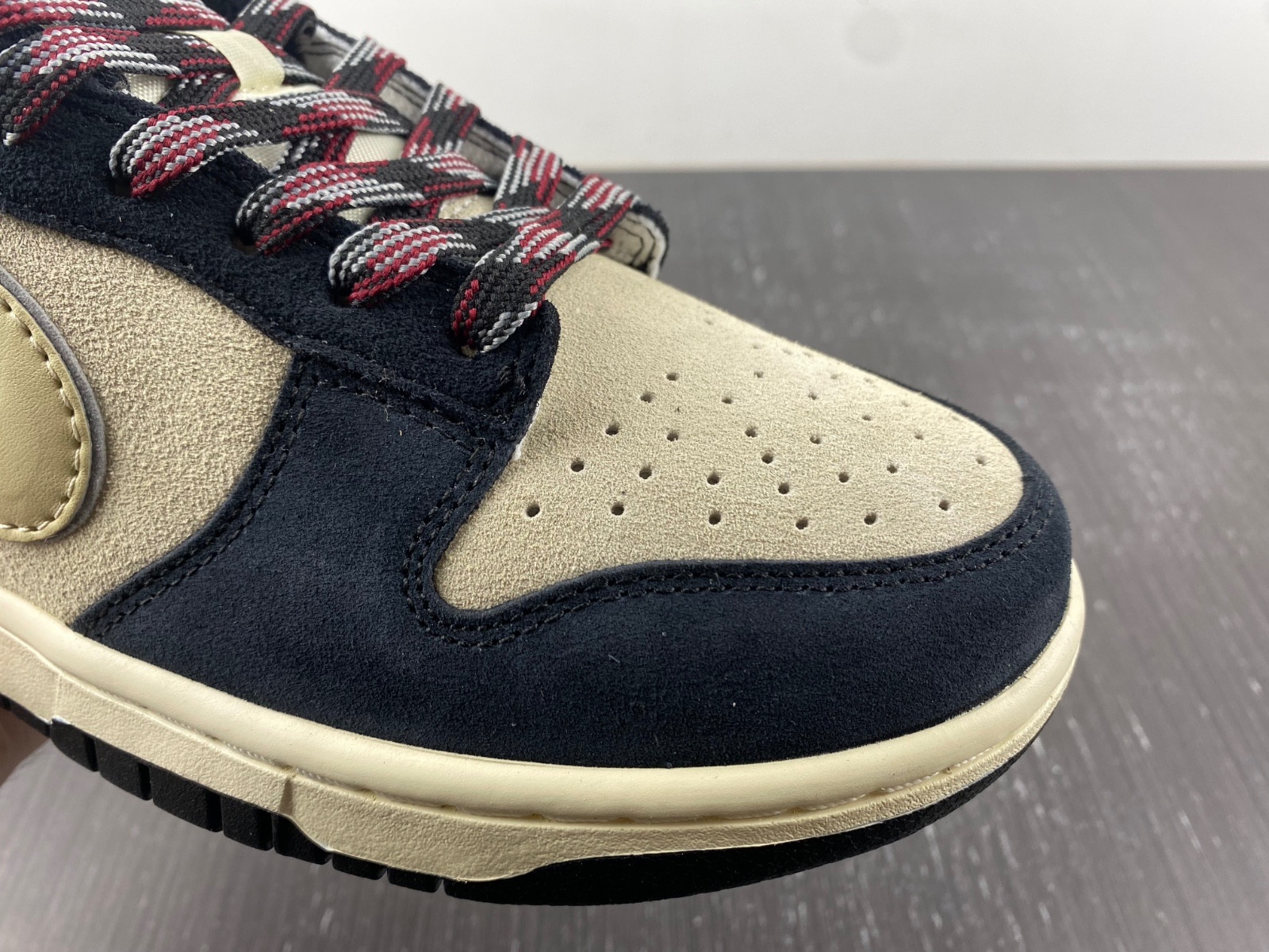 nike dunk low black suede dv3054-001
