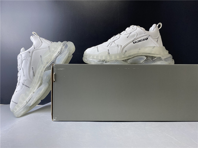 Ba*len*cia*ga triple s