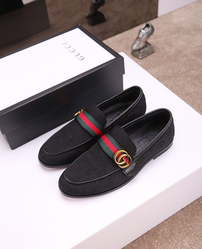 G*u*i leather shoes